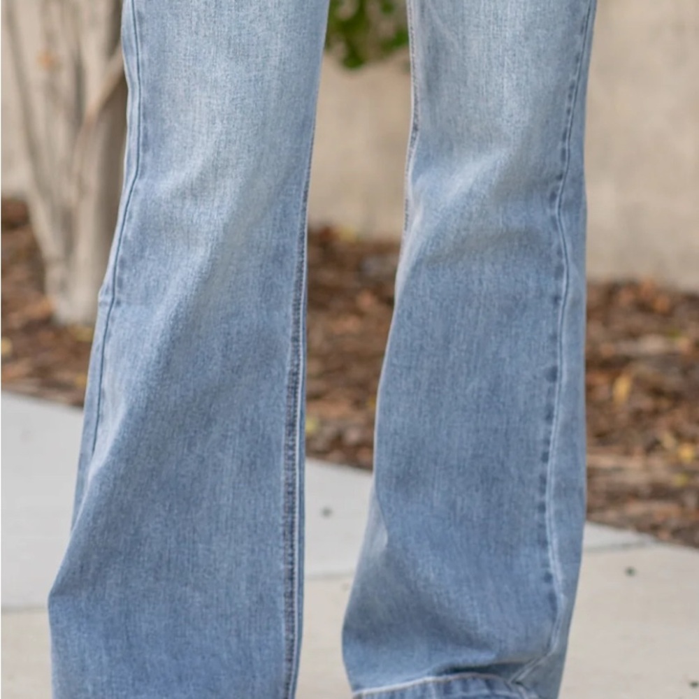 KanCan Jeans NWT High Rise Holly Flare Women's Size 5/26 - Picture 3 of 16